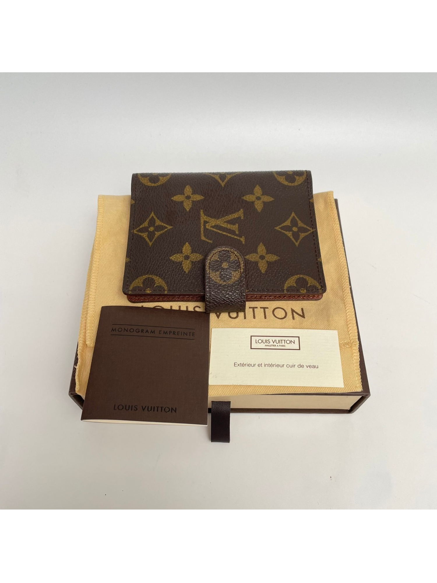 Louis Vuitton Malletier Card Holder Wallet - Monogram